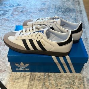 Samba OG ‘white black gum’.